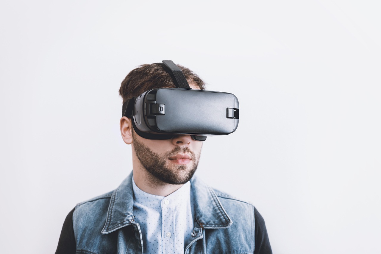 découvrez nos simulations d'appel interactives qui vous préparent à gérer des conversations cruciales avec aisance et confiance. idéal pour le développement des compétences en communication et en vente.