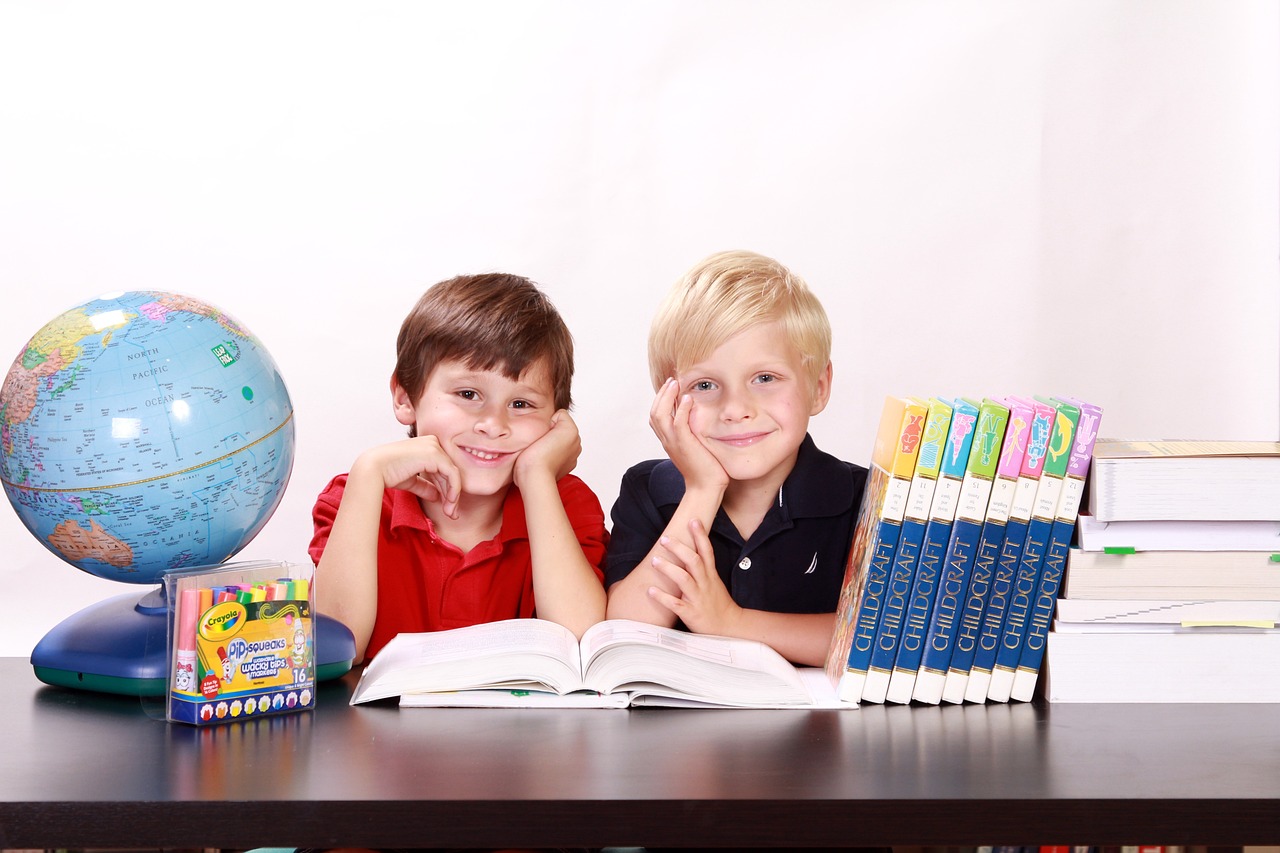 découvrez nos programmes de formation continue qui vous permettent d'acquérir de nouvelles compétences et de vous perfectionner dans votre domaine. parfait pour les professionnels souhaitant évoluer dans leur carrière ou se reconvertir, notre offre variée répond à tous vos besoins d'apprentissage.