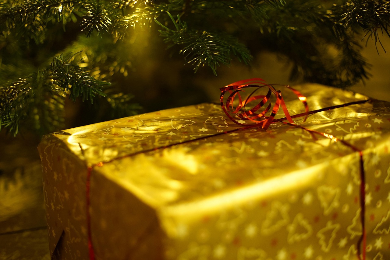 découvrez notre sélection de cadeaux uniques et originaux pour toutes les occasions. trouvez le présent parfait pour faire plaisir à vos proches !