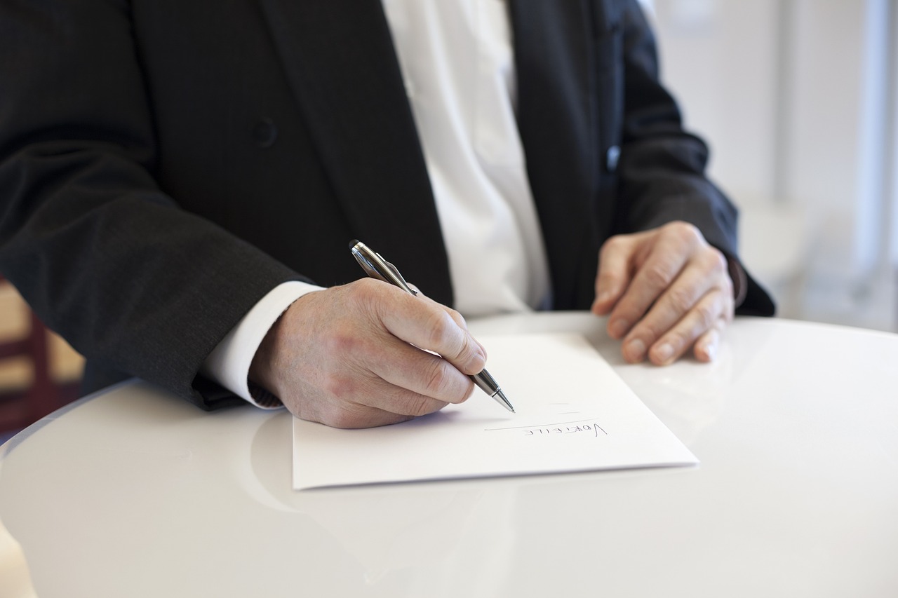 découvrez comment optimiser la renégociation de contrats pour mieux répondre à vos besoins d'affaires. explorez des stratégies efficaces, des conseils pratiques et des astuces pour réussir vos négociations, tout en préservant des relations solides avec vos partenaires.