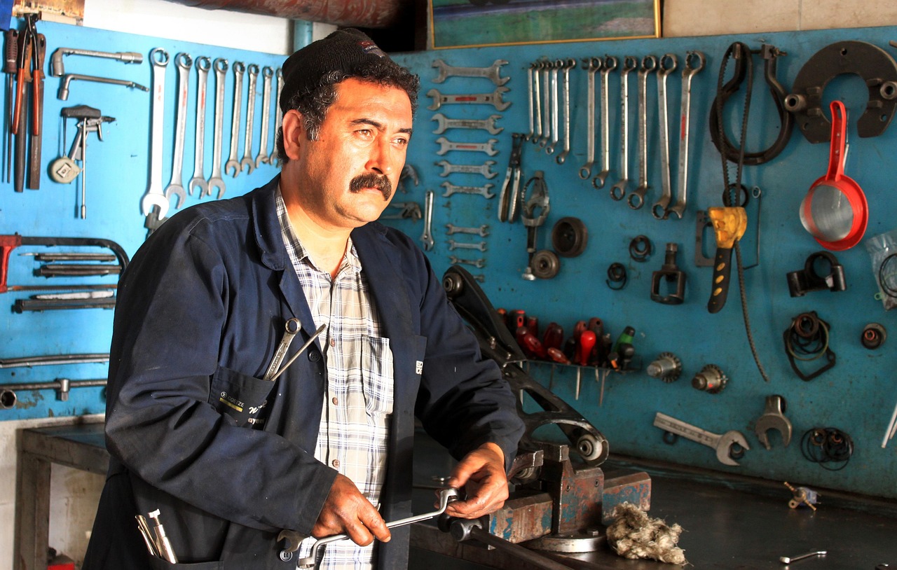 découvrez les droits des employés, les obligations des employeurs et les lois du travail essentielles à connaître pour garantir un environnement de travail respectueux et équitable en france.