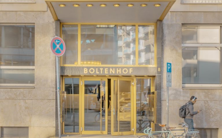 yellow and gray Boltenhof hotel door